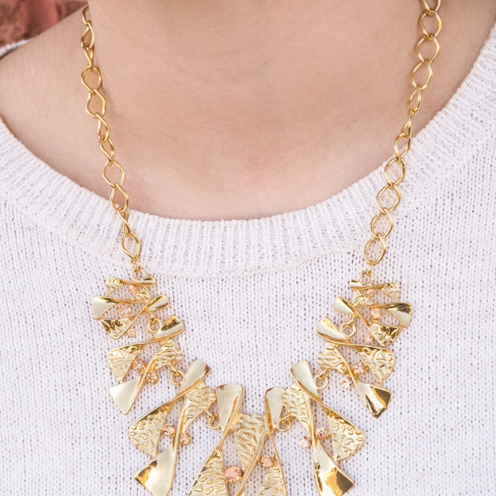 https://paparazziaccessories.com/360808/ - Picture 9 of 9